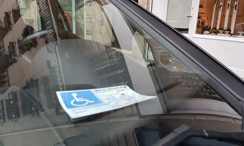 Carte de stationnement pour handicapés Banque de photographies et