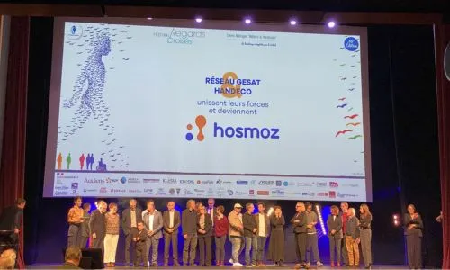 L’équipe de Hosmoz sur la scène du festival de courts-métrages Regards Croisés.