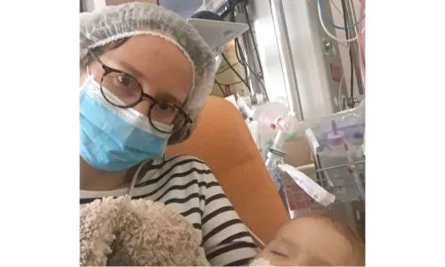 Mathilde Cabanis et sa fille à l’hôpital.